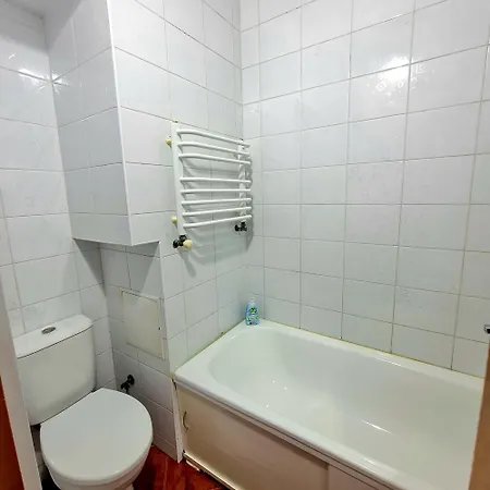 навпроти жд вокзалу