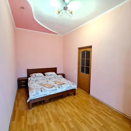 навпроти жд вокзалу Apartamento *