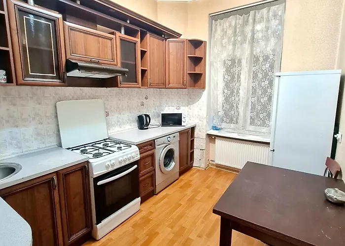навпроти жд вокзалу Appartement Lviv