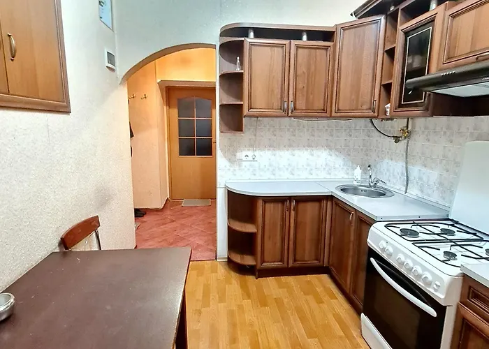 навпроти жд вокзалу Appartement Lviv