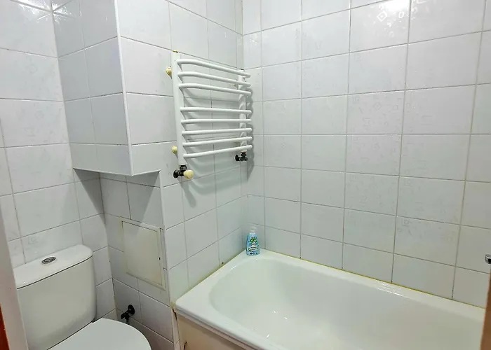 навпроти жд вокзалу