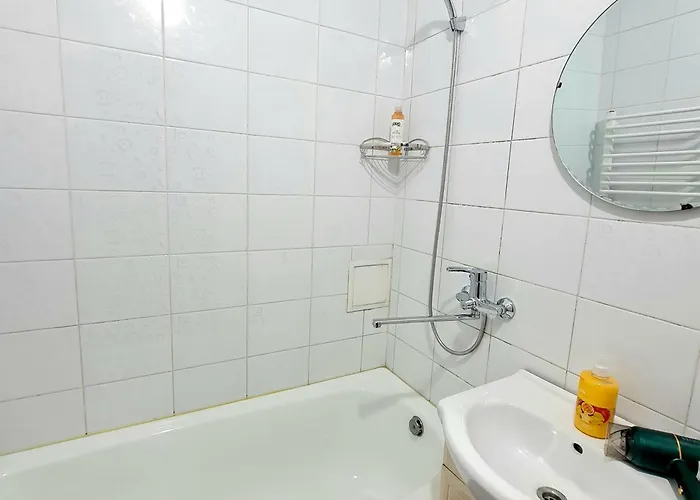 навпроти жд вокзалу Appartement Lviv