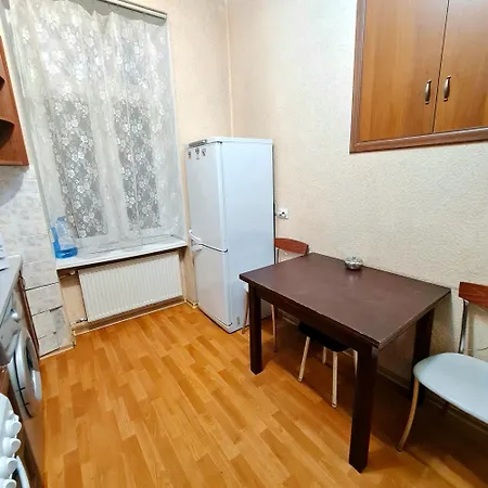 навпроти жд вокзалу إلفيف