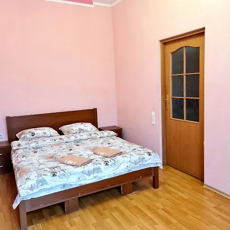 навпроти жд вокзалу إلفيف