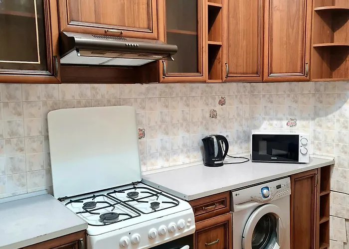 навпроти жд вокзалу